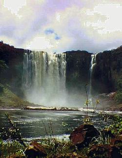 Aponwao (Chinak) waterfalls